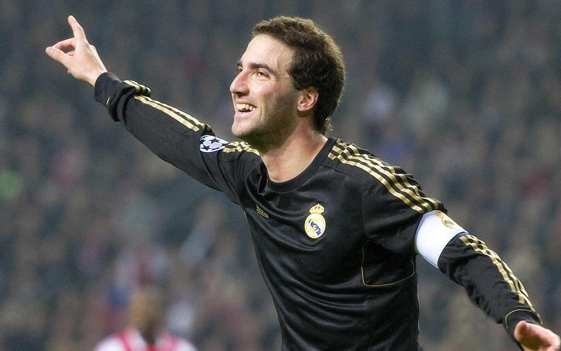 CBA比赛现场氛围十分热烈